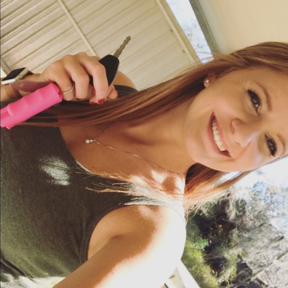 Meet your Posher, Danyelle
